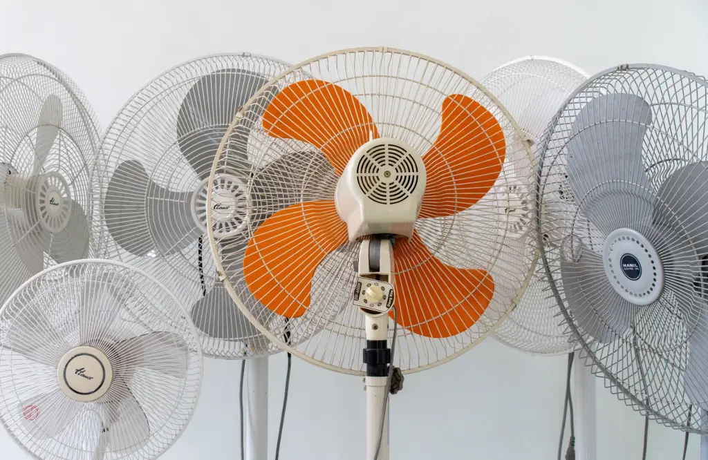 车载充气泵与吸尘器一体机功能对比及适用场景分析